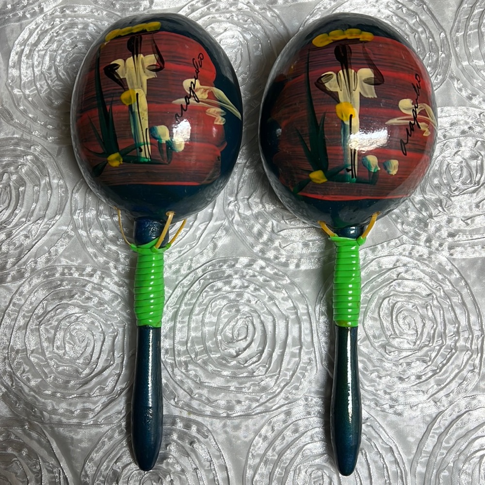 2 pieces wooden maracas-hand painted